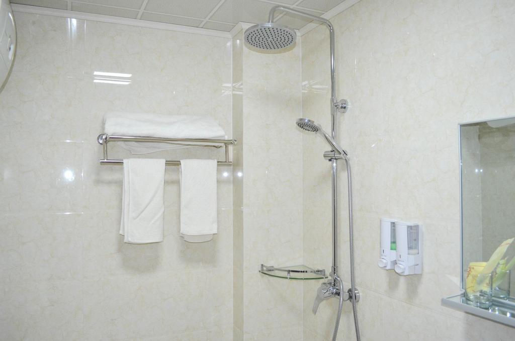 Chinese Business Hotel Kampala Ngoại thất bức ảnh