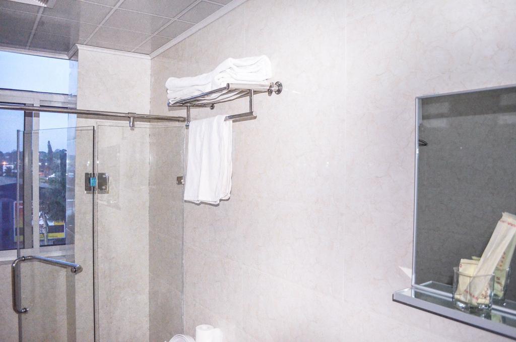 Chinese Business Hotel Kampala Ngoại thất bức ảnh