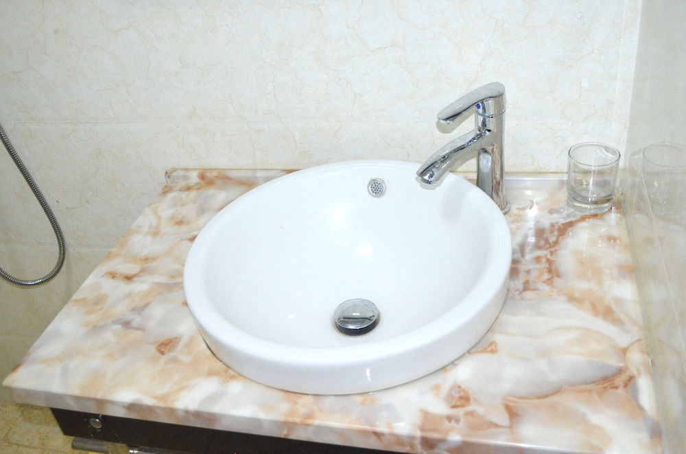 Chinese Business Hotel Kampala Ngoại thất bức ảnh